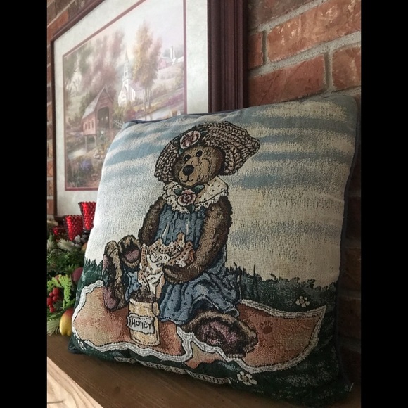 Vintage Boyd’s Bears 18” Retired Tapestry Honey Pillow - Picture 3 of 6